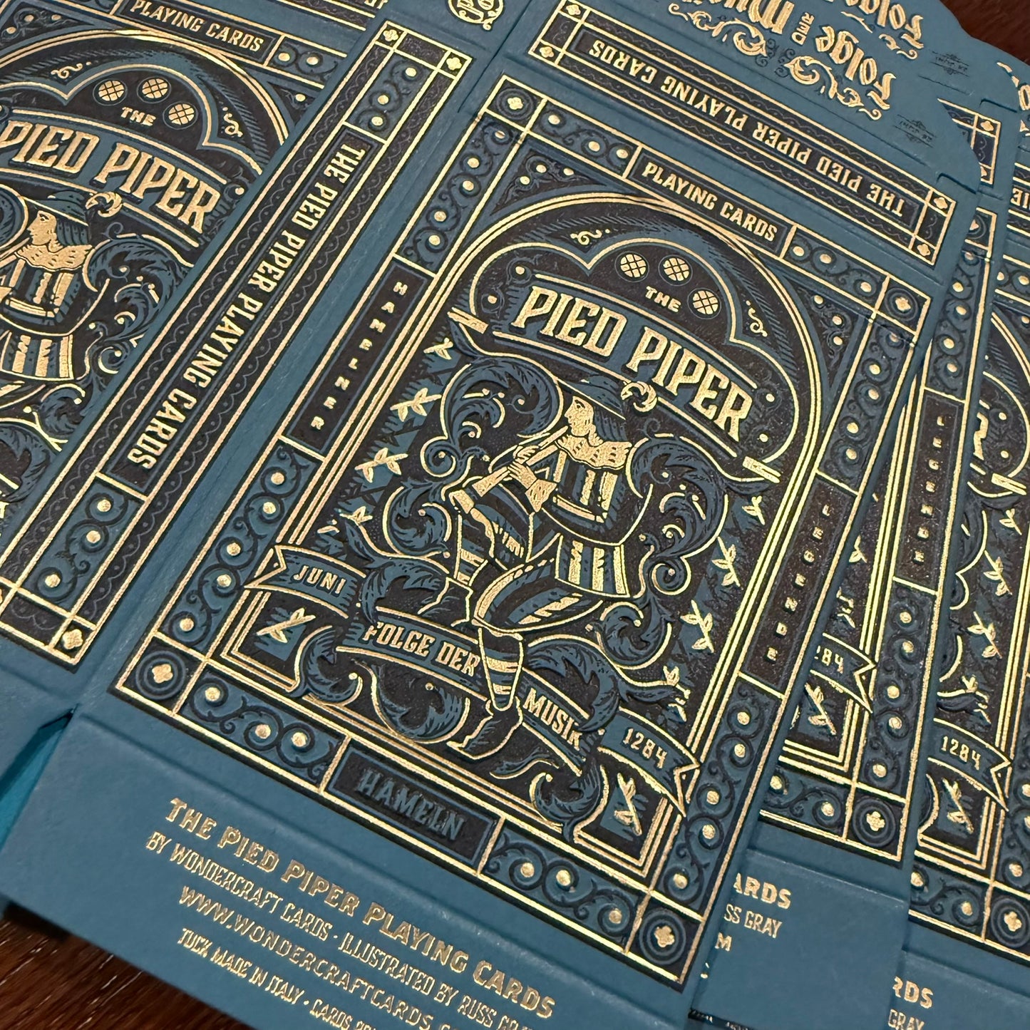 PROTOTYPE - Pied Piper Tucks