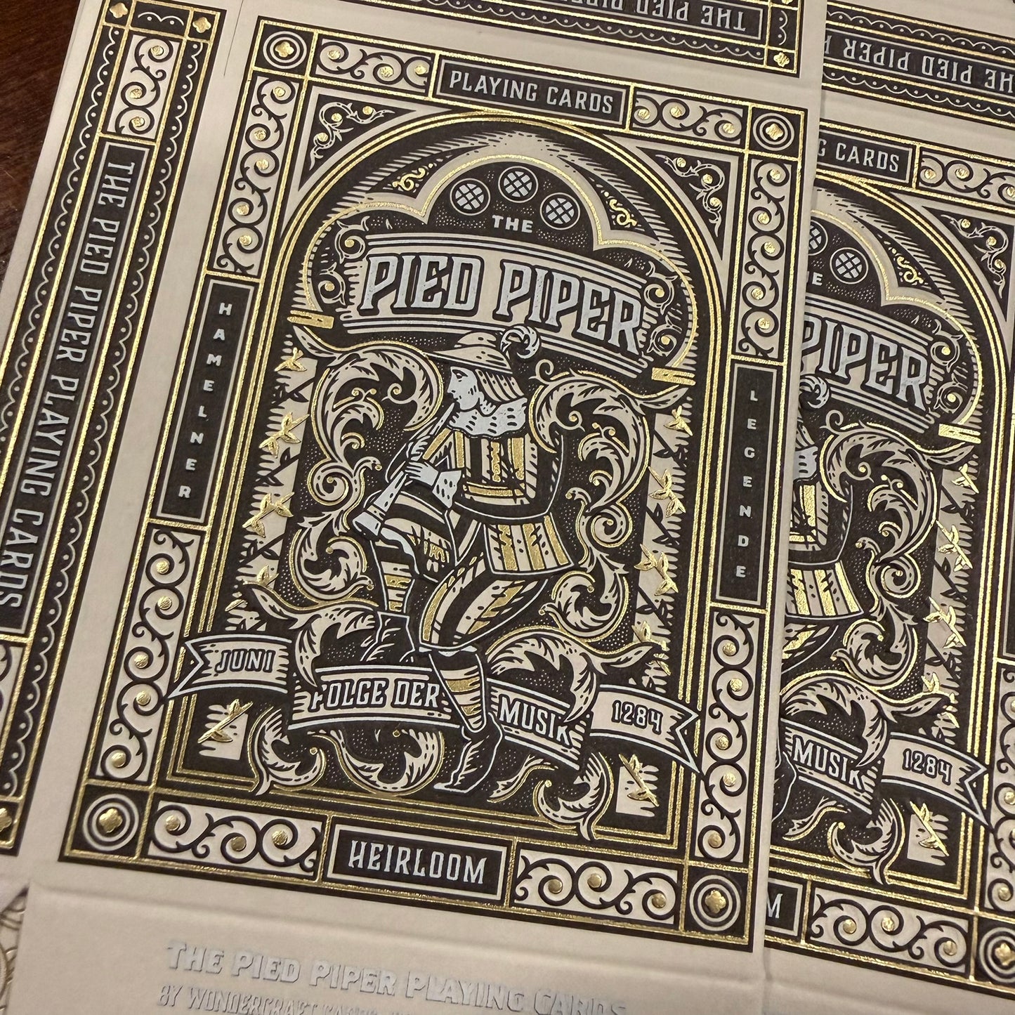 PROTOTYPE - Pied Piper Tucks