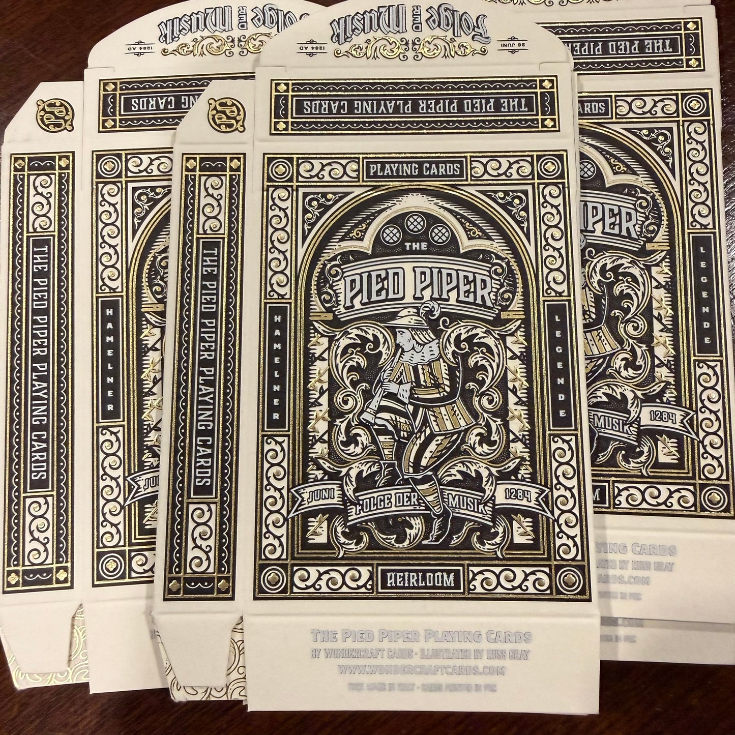 PROTOTYPE - Pied Piper Tucks