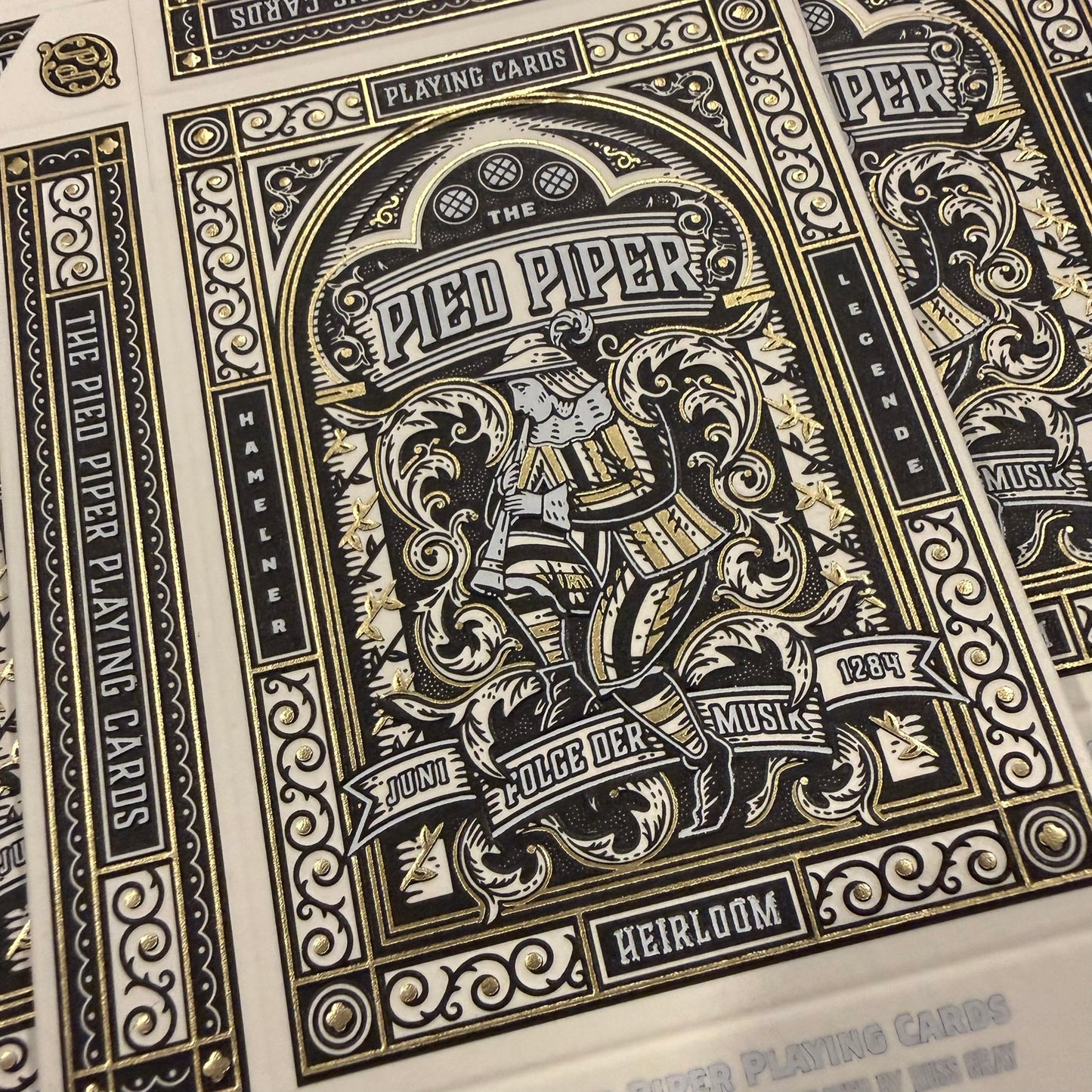 PROTOTYPE - Pied Piper Tucks